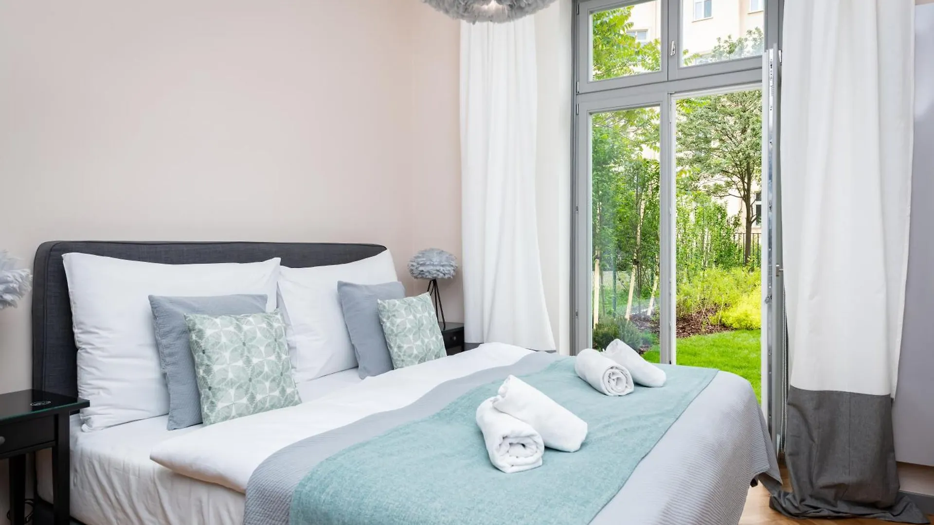 Garden Suites Residence By Tkc Praag Aparthotel
