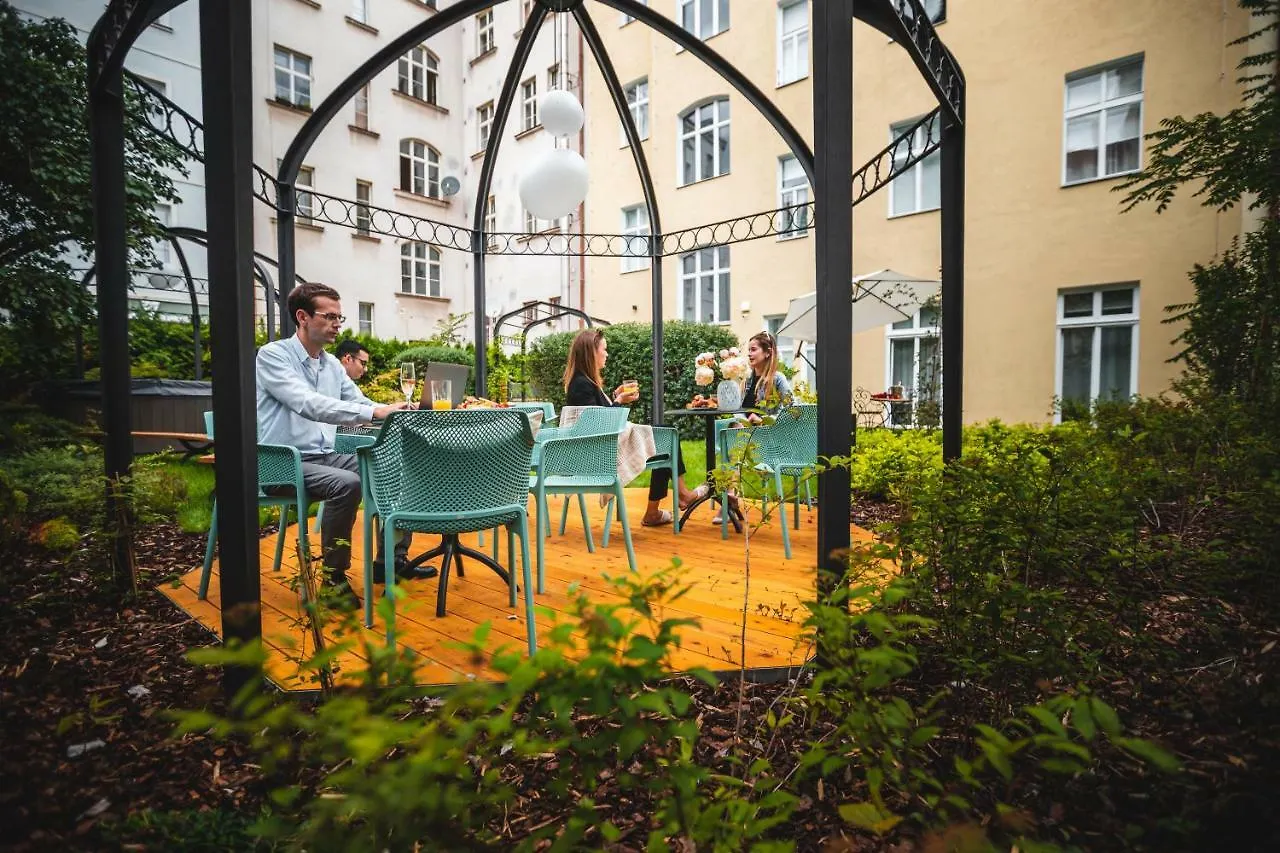 Garden Suites Residence By Tkc Praag